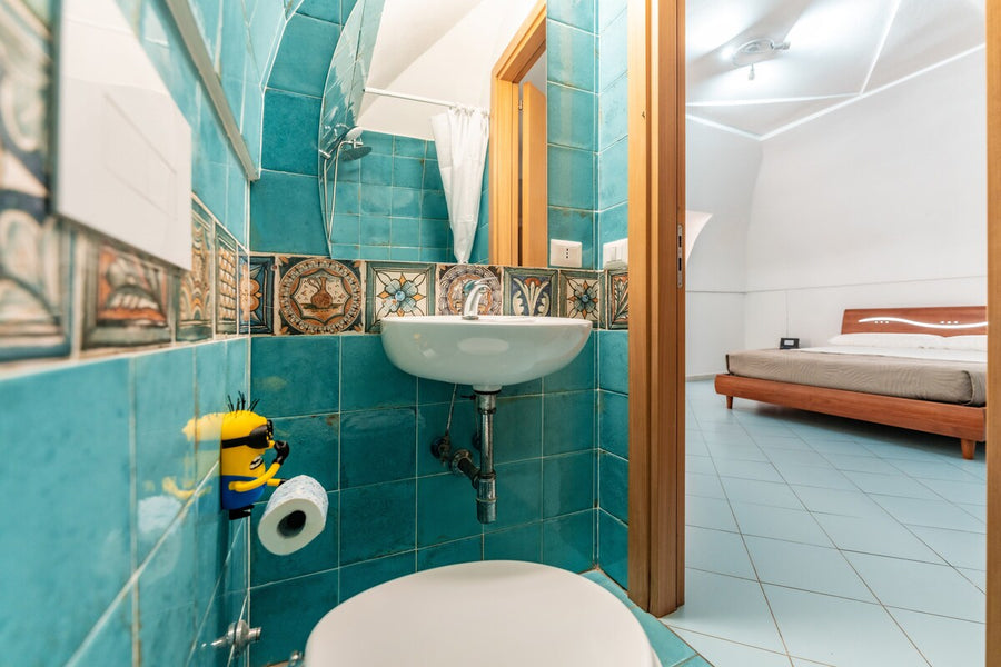 Due bagni, Chill House